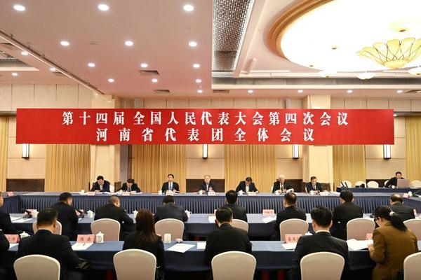 高效！代表建言算力普惠 部委工作人员当场微信对接